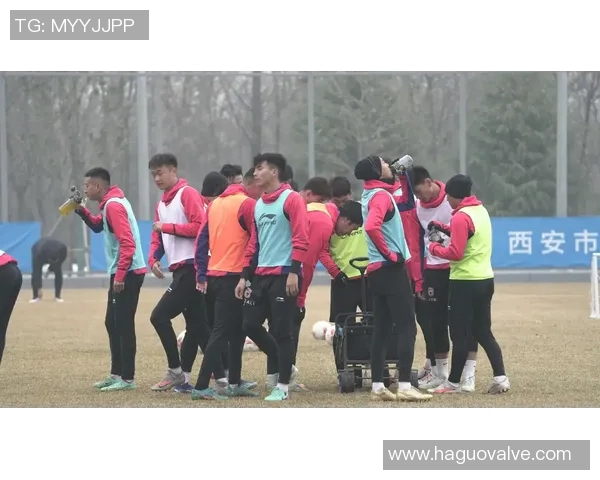 西安足球队的蜕变之旅:从传统到现代的全新篇章 西安足球队的蜕变之旅:从传统到现代的全新篇章